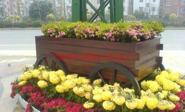 供應(yīng)訂做仿古防腐木花車,廣西訂做仿古防腐木花車,廠家訂做仿古防腐木花車