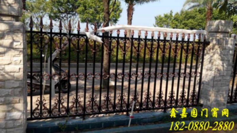 鋁藝庭院門廠家直銷圖片