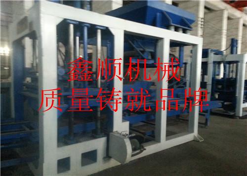 供應4-15水泥砌塊磚機價格，免燒磚設備，加氣混凝土砌塊設備