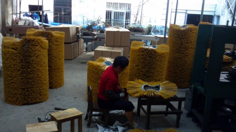 供應(yīng)掃雪刷片直銷價(jià)，掃雪刷 生產(chǎn)廠家，掃雪刷 輥供應(yīng)商