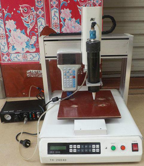 點(diǎn)膠機(jī)機(jī)器人圖片
