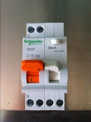 供應(yīng)青島施耐德電氣EA9系列空氣開關(guān)