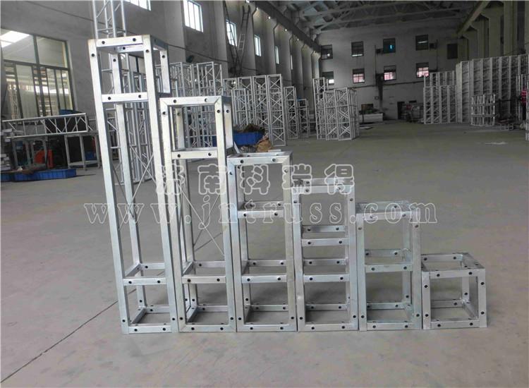 供應(yīng)熱鍍鋅方管桁架鋼鐵舞臺(tái)桁架