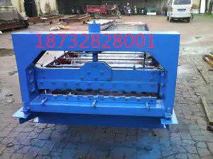 彩鋼瓦設(shè)備角馳壓瓦機(jī)圖片