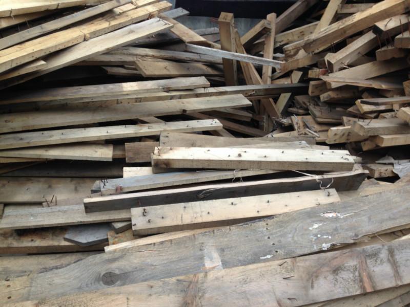 供應(yīng)新款起釘神器/廢舊木方起釘機(jī)/起釘機(jī)廠家供應(yīng)