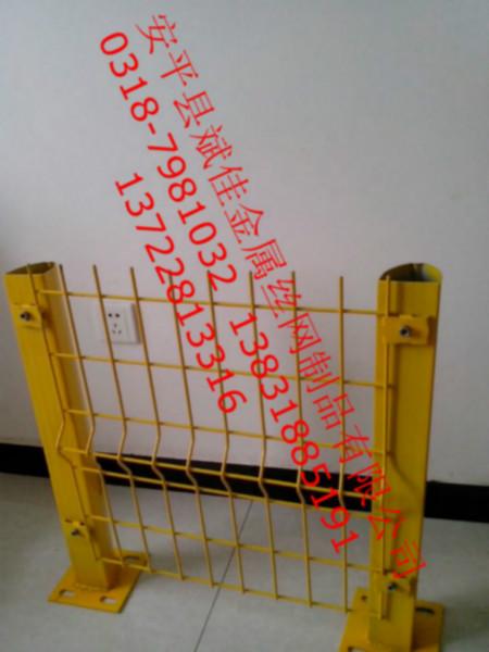 供應(yīng)桃心柱廠區(qū)隔離柵