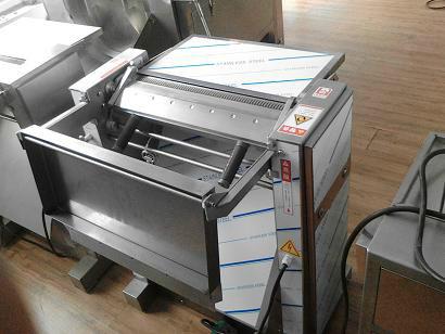 豬后座扒皮機(jī)圖片/豬后座扒皮機(jī)樣板圖 (2)