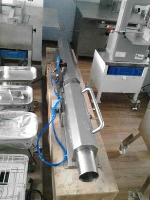 供應(yīng)內(nèi)蒙古牛羊肉填充機/定量灌裝機/真空放氣打卡機