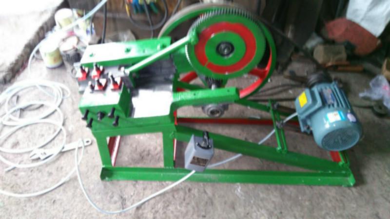 供應(yīng)立式半自動搓絲機(jī)，浙江立式半自動搓絲機(jī)，立式半自動搓絲機(jī)廠家