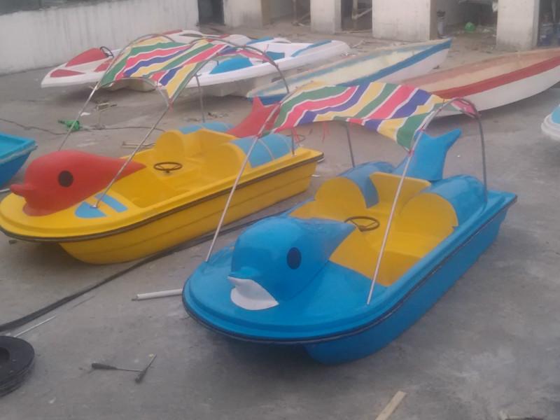 供應(yīng)2015新款海豚腳踏船海豚電動(dòng)船/水上自行車/快艇