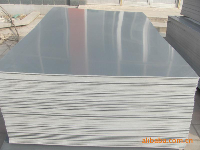 供應(yīng)優(yōu)質(zhì)PVC板