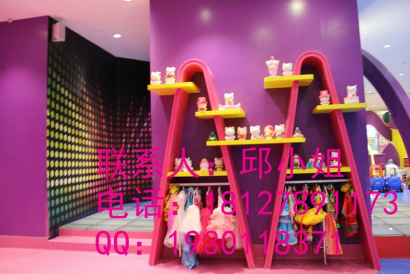 供應西安大型室外兒童淘氣堡設備，親子樂園