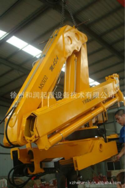 供應(yīng)折臂式隨車起重機(jī)-SQ10ZB3/非標(biāo)定制隨車吊