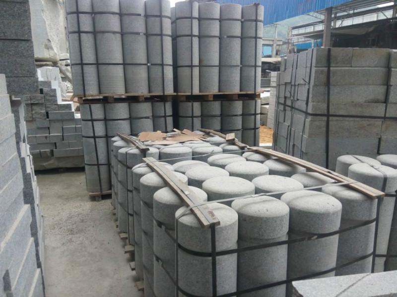 花車止石,廠家供應(yīng)封開花車止石，封開花擋車石批發(fā)，擋車柱定制加工，花車止石圖片，花車止石價(jià)格