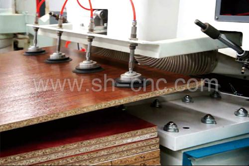 供應用于自動上下料|數(shù)控開料|打垂直孔的板式家具生產(chǎn)線-開料打孔一體機