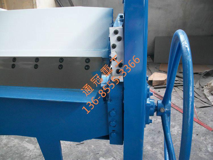 通風(fēng)折邊機簡易壓邊機圖片