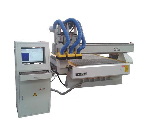 供應(yīng)天宇木門櫥柜雕刻機18763829288