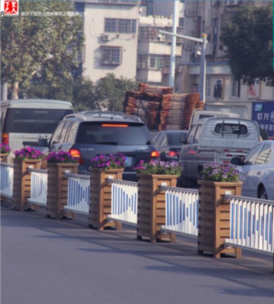 重庆市花箱图片木纹铝合金弧形花箱厂家