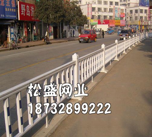 市政護(hù)欄網(wǎng)圖片