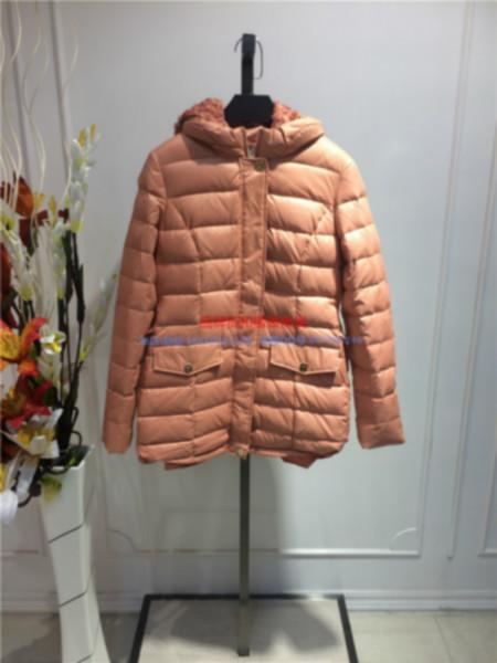 供應(yīng)用于批發(fā)的廣州紐方品牌折扣批發(fā)14裝女式外套