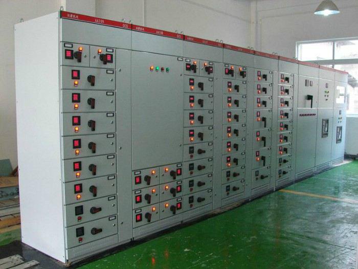 重慶GCS型低壓抽出式配電柜圖片